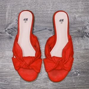 H&M Slides